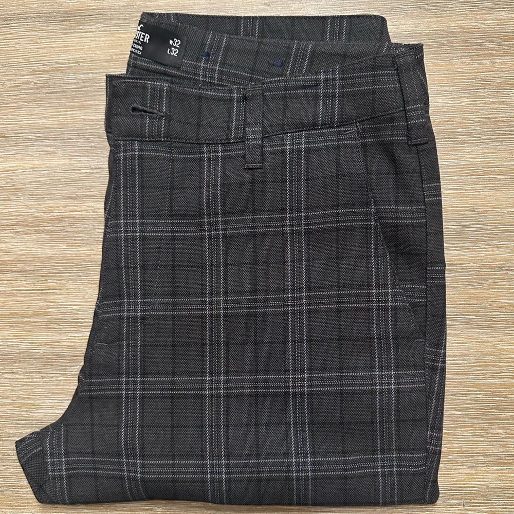 Hollister Men's Skinny Fit Epic Flex Plaid Stretch Chino Pants - Size: 32x32